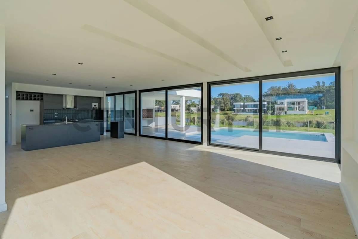 Foto de VENTA CASA 5 AMBIENTES RUMENCO JOVEN, imagen 3