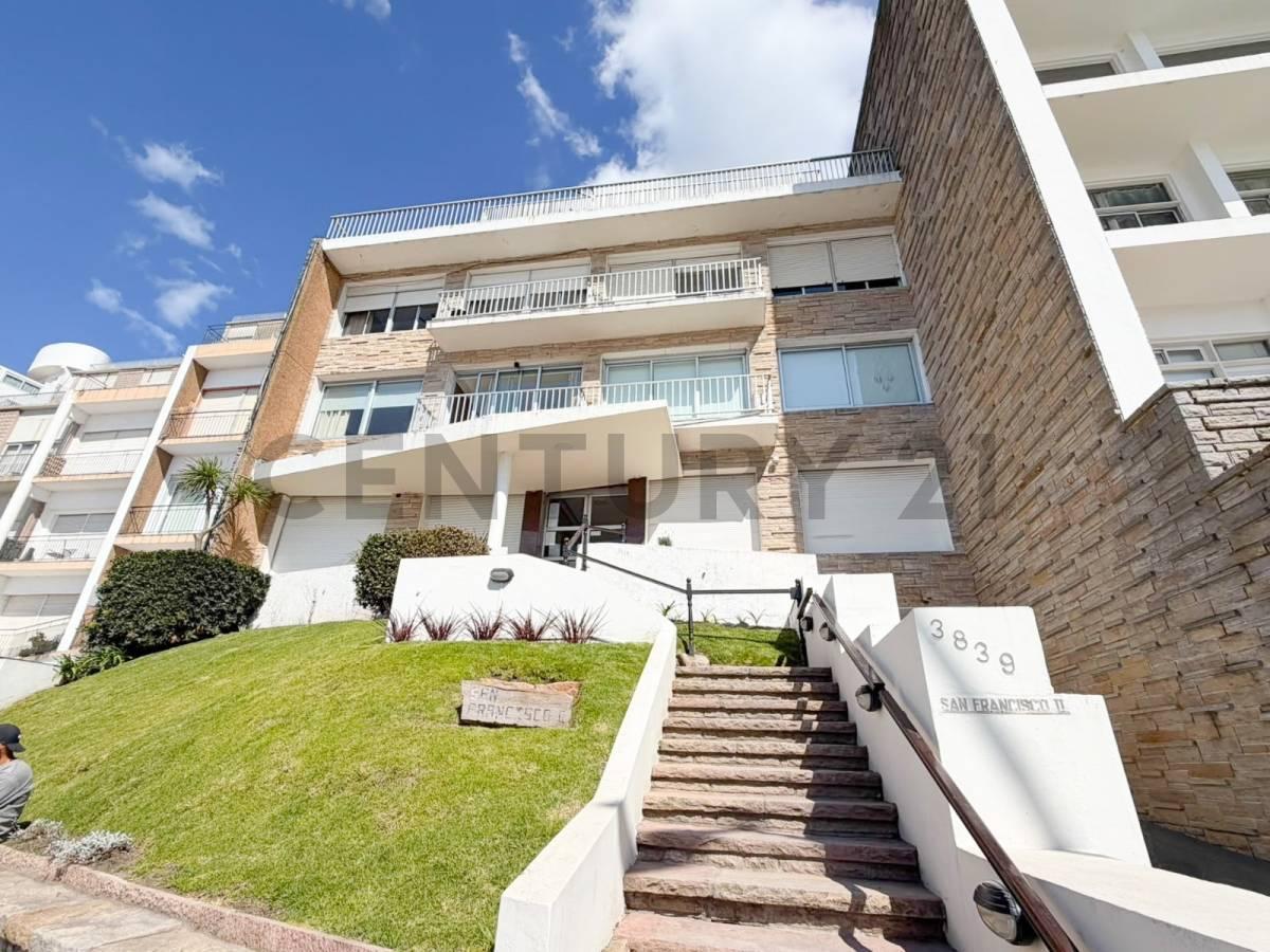 Foto de VENTA DEPARTAMENTO 2 AMBIENTES CON COCHERA – FRENTE AL MAR, imagen 2