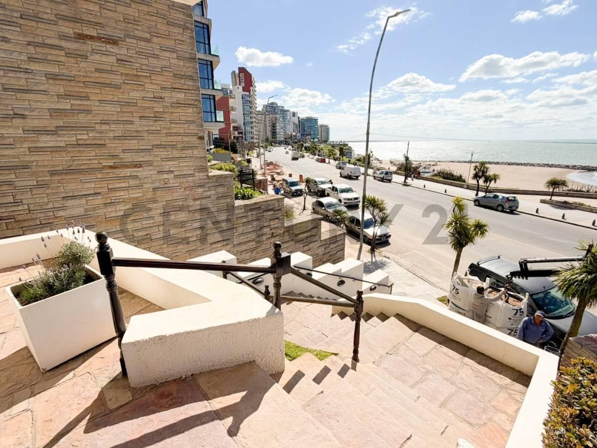 Foto de VENTA DEPARTAMENTO 2 AMBIENTES CON COCHERA – FRENTE AL MAR, imagen 4