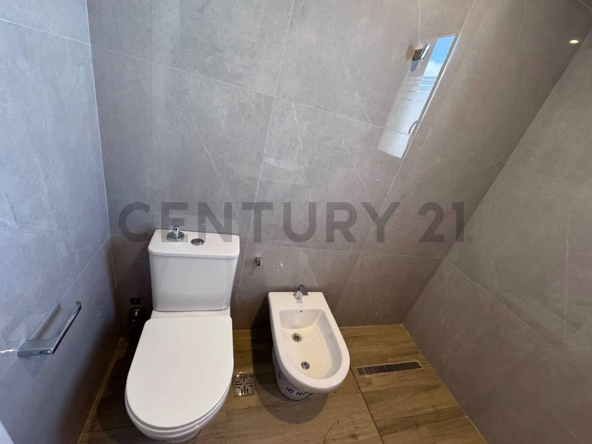 Foto de DEPARTAMENTO DE 3 AMBIENTES A ESTRENAR CON COCHERA DOBLE – EVEMAR, imagen 4
