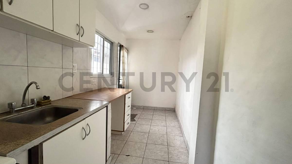 Foto de VENTA PH 2 AMBIENTES AL FRENTE CON PATIO VILLA PRIMERA, imagen 1