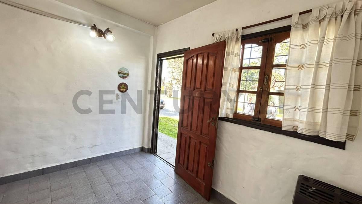 Foto de VENTA PH 2 AMBIENTES AL FRENTE CON PATIO VILLA PRIMERA, imagen 3