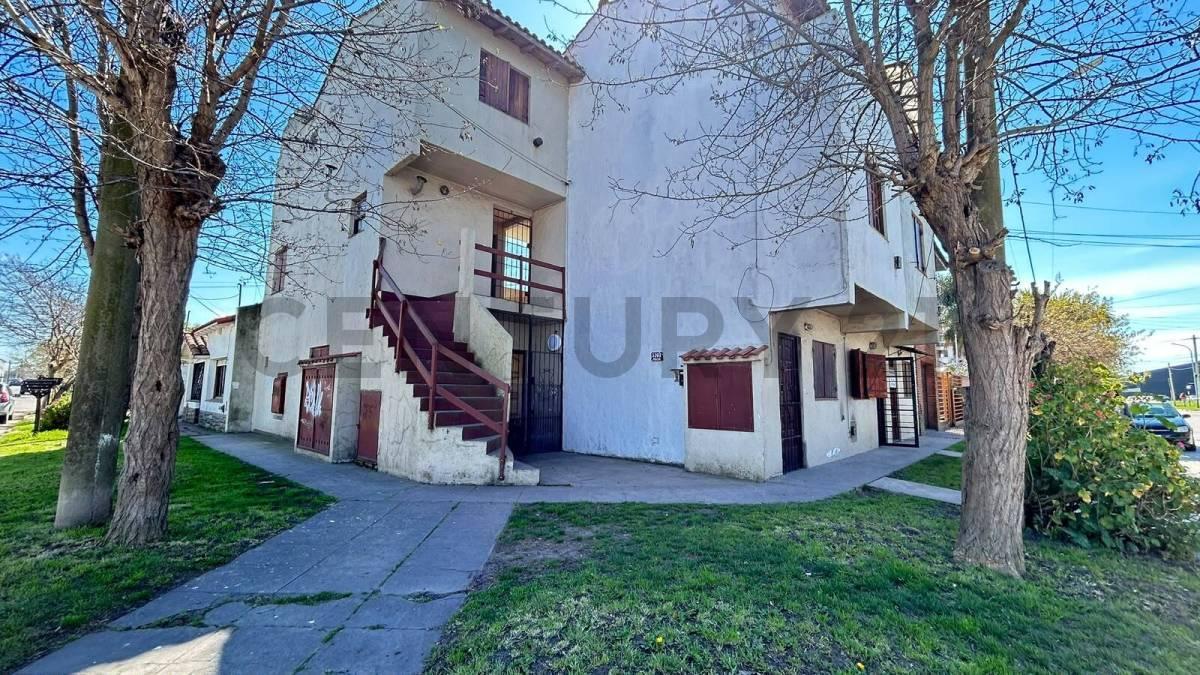 Foto de VENTA PH 2 AMBIENTES AL FRENTE CON PATIO VILLA PRIMERA, imagen 4