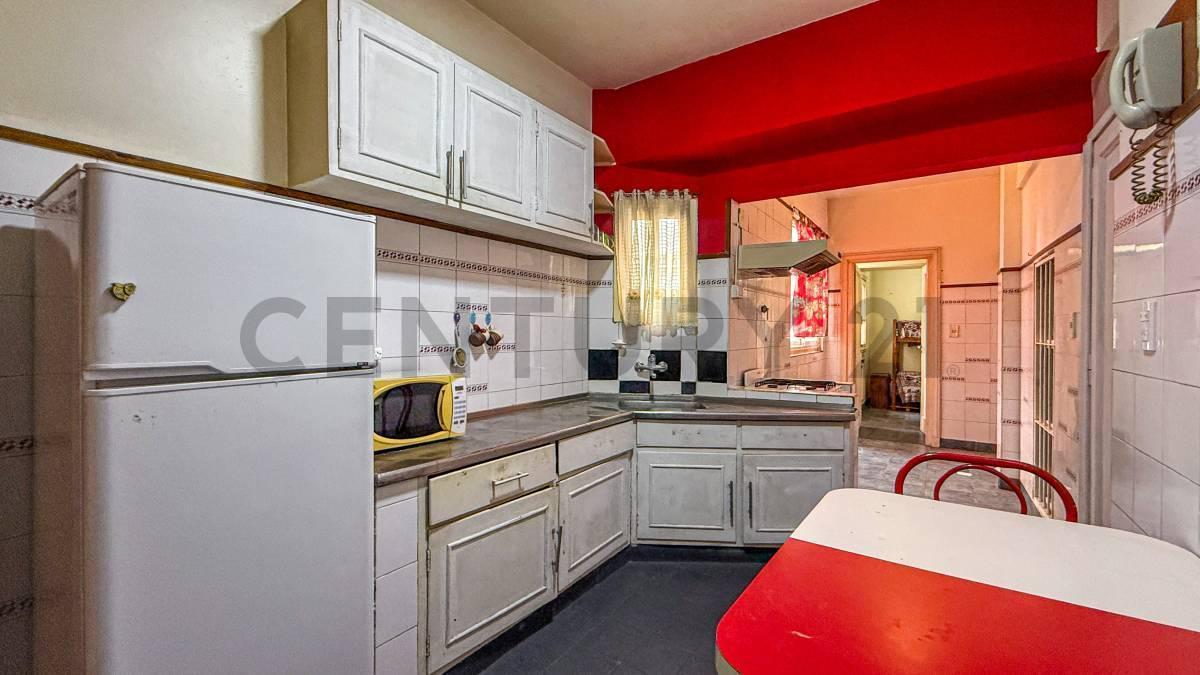Foto de VENTA SEMIPISO 3 AMBIENTES CON DEPENDENCIA EN EDIFICIO SEÑORIAL, imagen 5