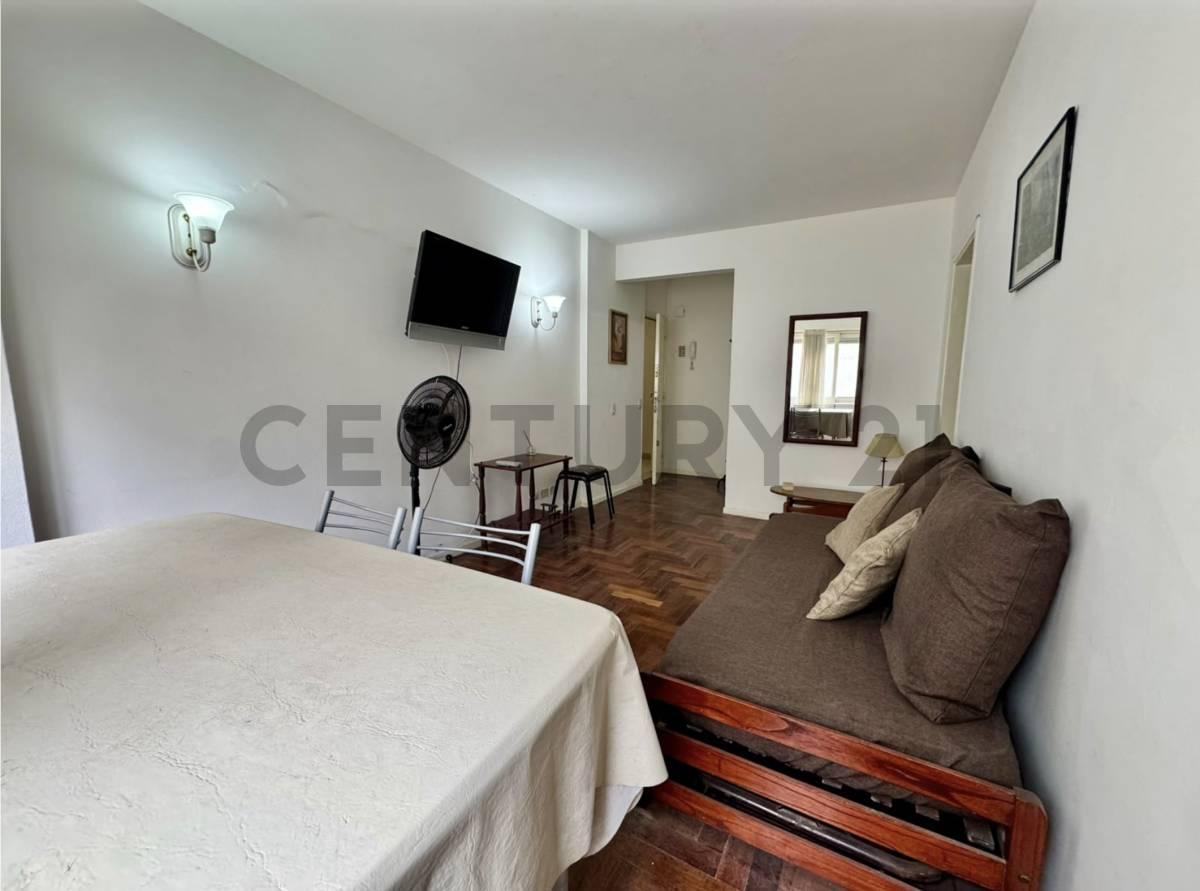 Foto de DEPARTAMENTO 2 AMBIENTES EN ALQUILER | CORRIENTES 2181 | SEMIAMOBLADO, imagen 2