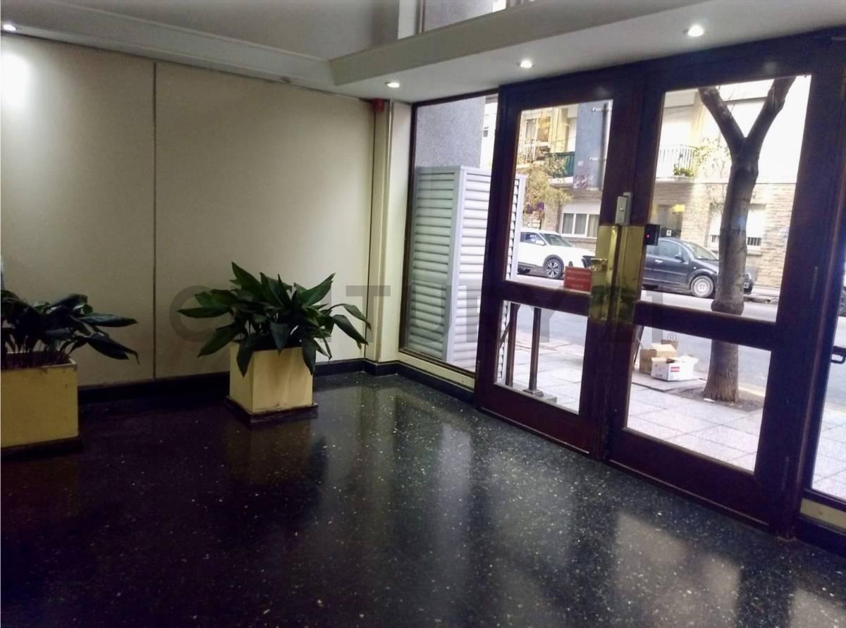 Foto de DEPARTAMENTO 2 AMBIENTES EN ALQUILER | CORRIENTES 2181 | SEMIAMOBLADO, imagen 4