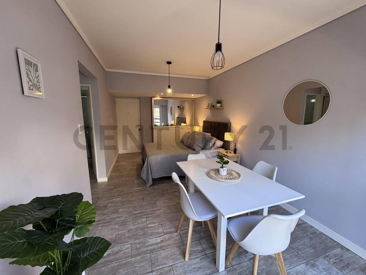 Foto de VENTA DEPARTAMENTO 1 AMBIENTE A LA CALLE CON BALCÓN - LAMADRID 2300, imagen 1