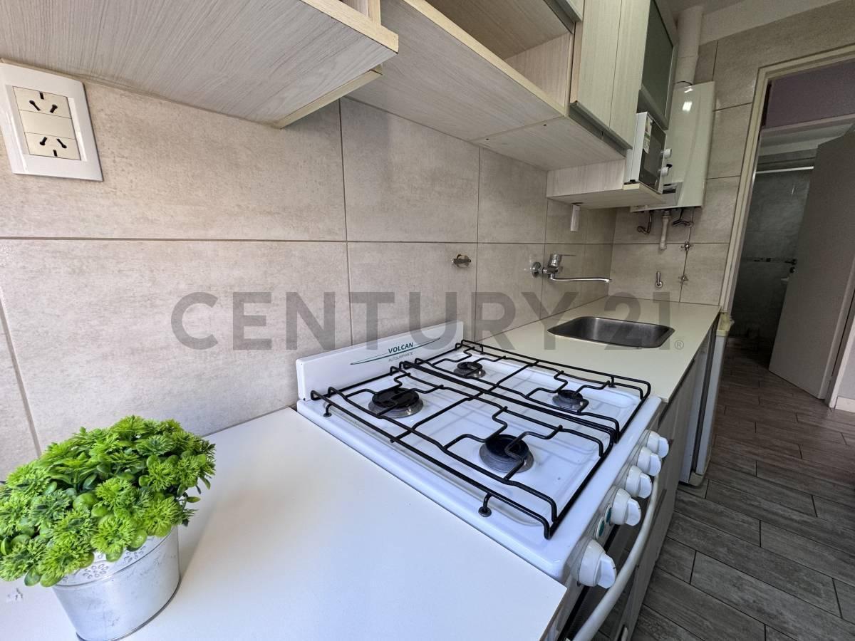 Foto de VENTA DEPARTAMENTO 1 AMBIENTE A LA CALLE CON BALCÓN - LAMADRID 2300, imagen 2