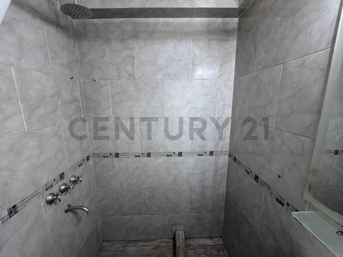 Foto de VENTA DEPARTAMENTO 1 AMBIENTE A LA CALLE CON BALCÓN - LAMADRID 2300, imagen 5