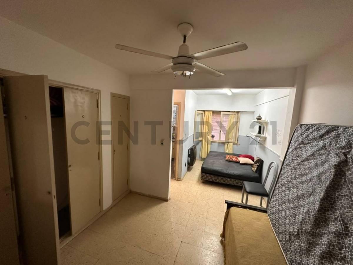Foto de MONOAMBIENTE EN VENTA FRENTE A PLAZA MITRE – COLÓN 2700, imagen 4