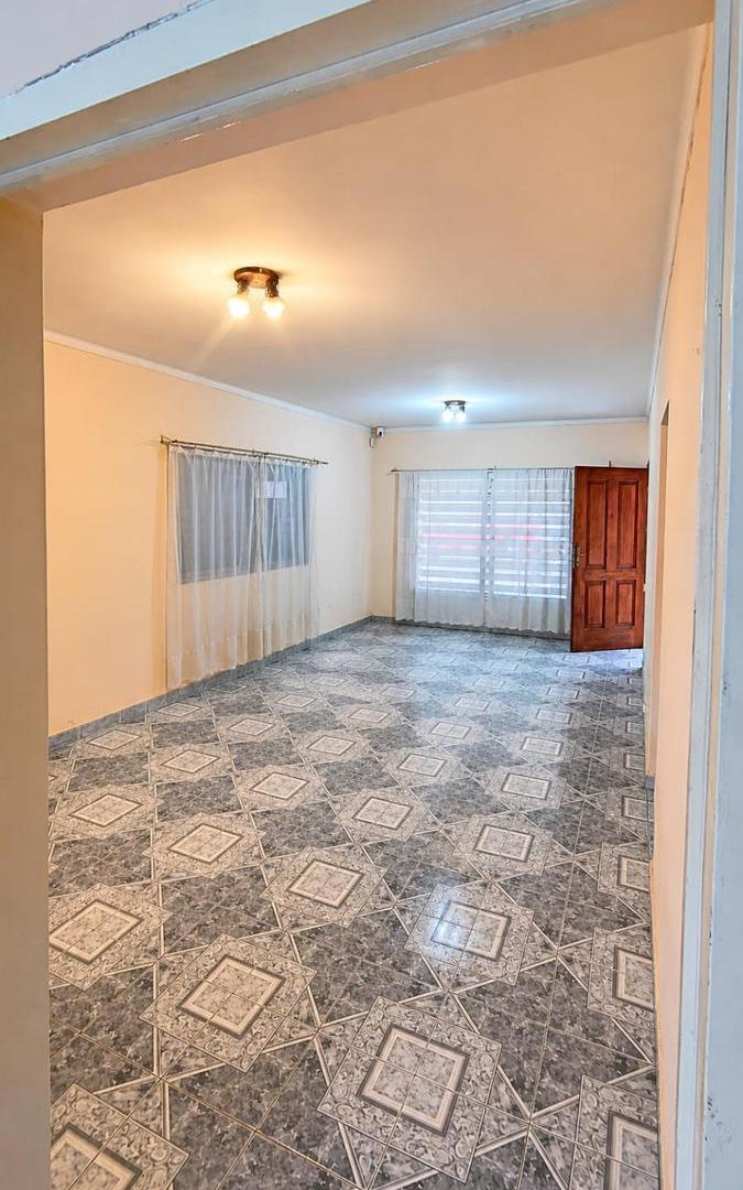 Casa lista para vivir + Departamento independiente / Excelente oportunidad de inversión