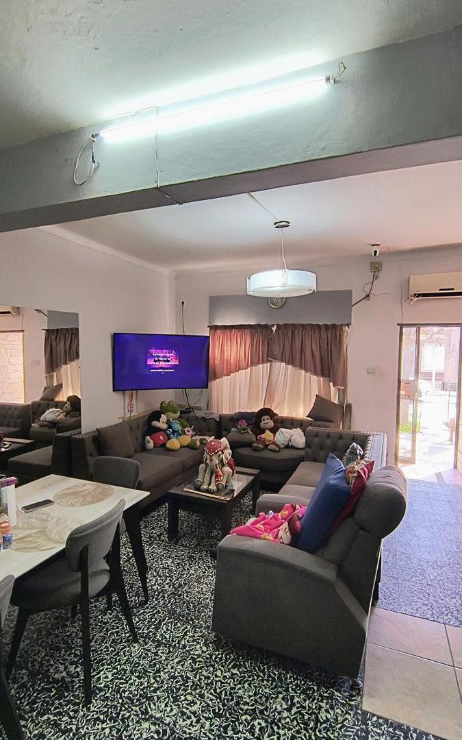 Foto de CASA + 2 LOCALES + DEPARTAMENTO | EXCELENTE UBICACIÓN, imagen 3