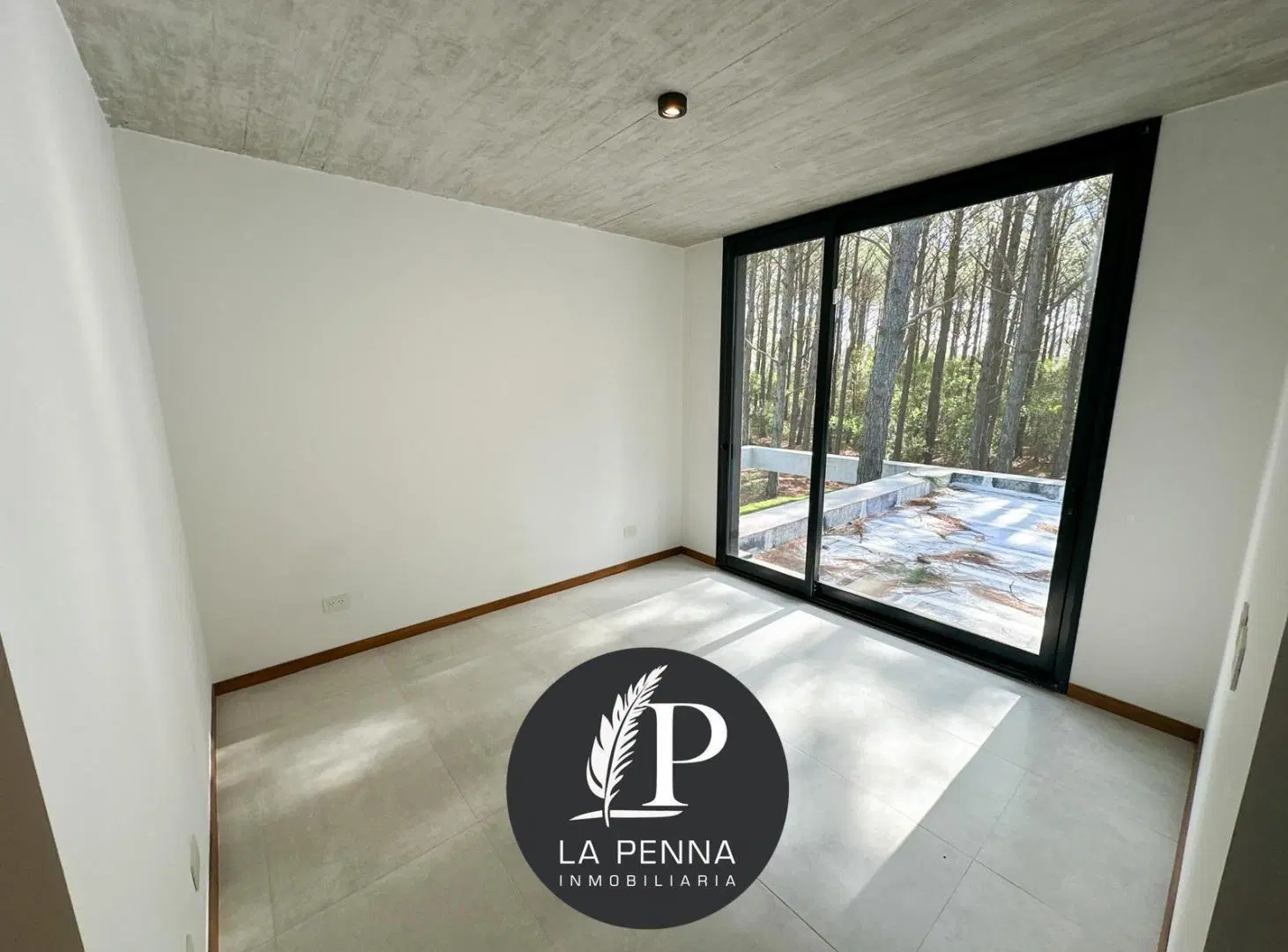 Casa en venta en Pinamar Norte a estrenar, cerca de La frontera. Arquitectura Moderna 3