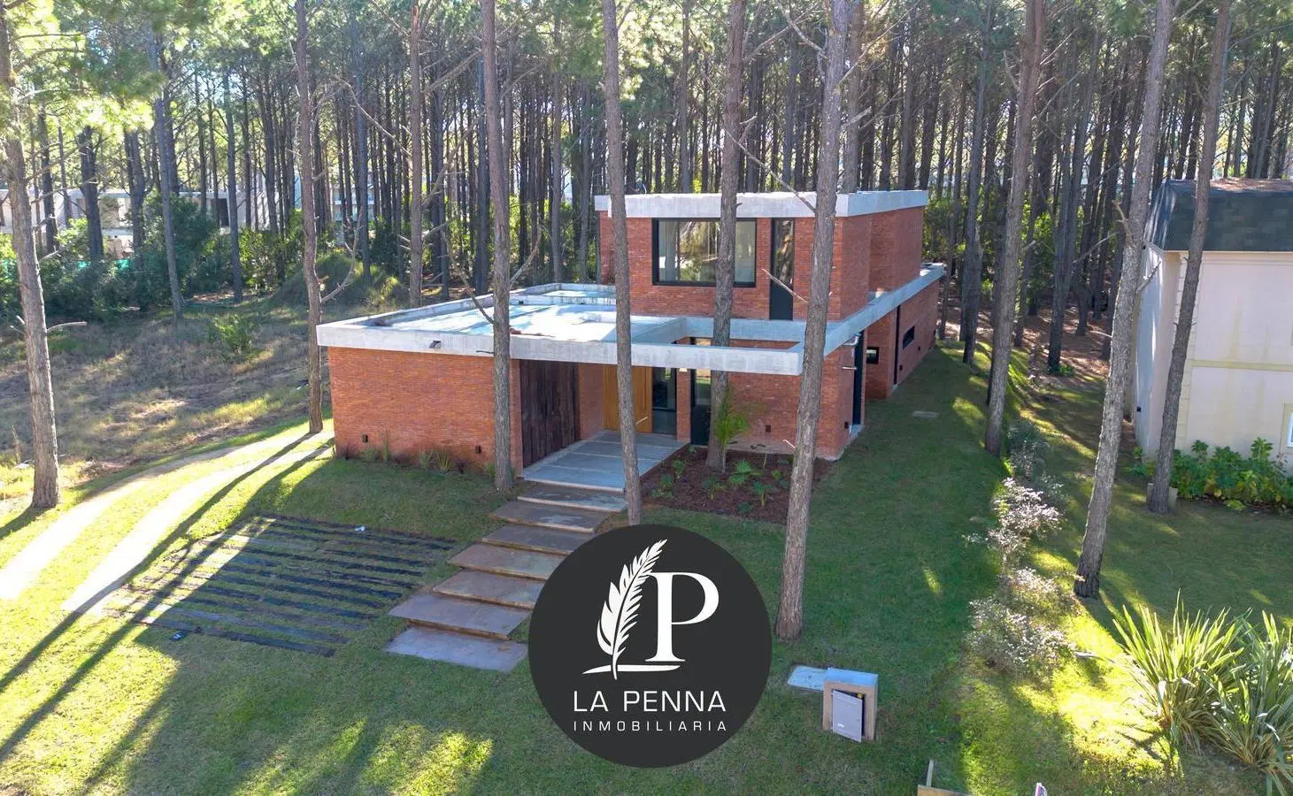 Casa en venta en Pinamar Norte a estrenar, cerca de La frontera. Arquitectura Moderna 8