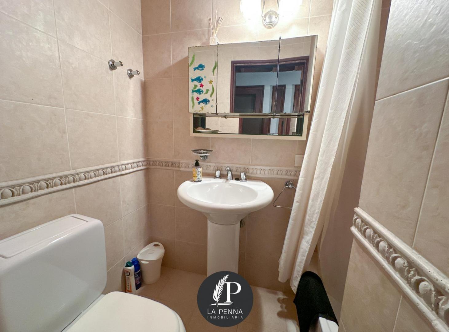 Foto de Casa en venta Pinamar sobre 2 lotes, imagen 5