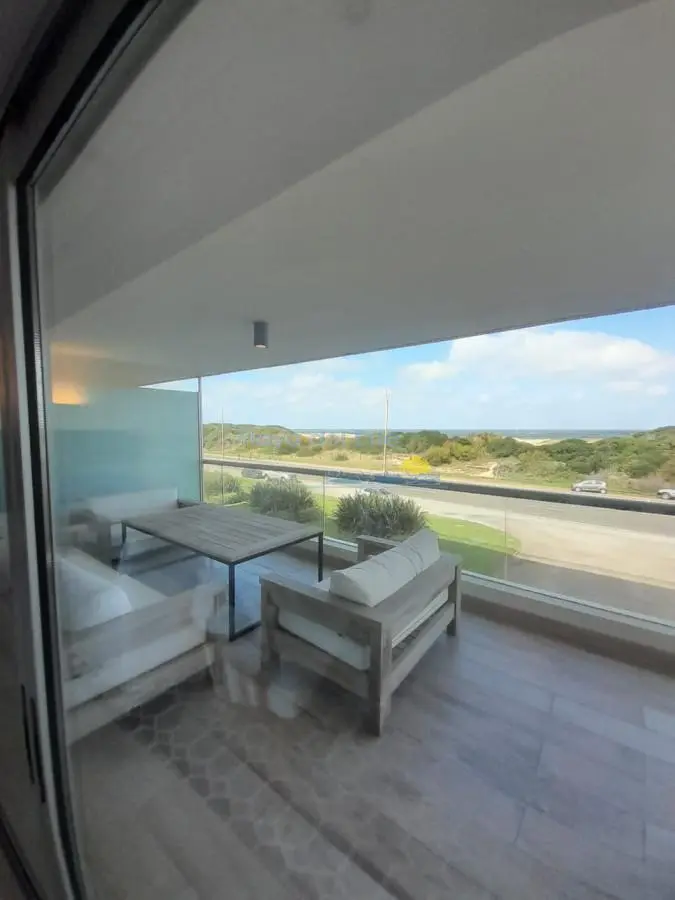 Apartamento de 3 dormitorios en Silente , Punta del este , Playa Brava, Vista al mar 2