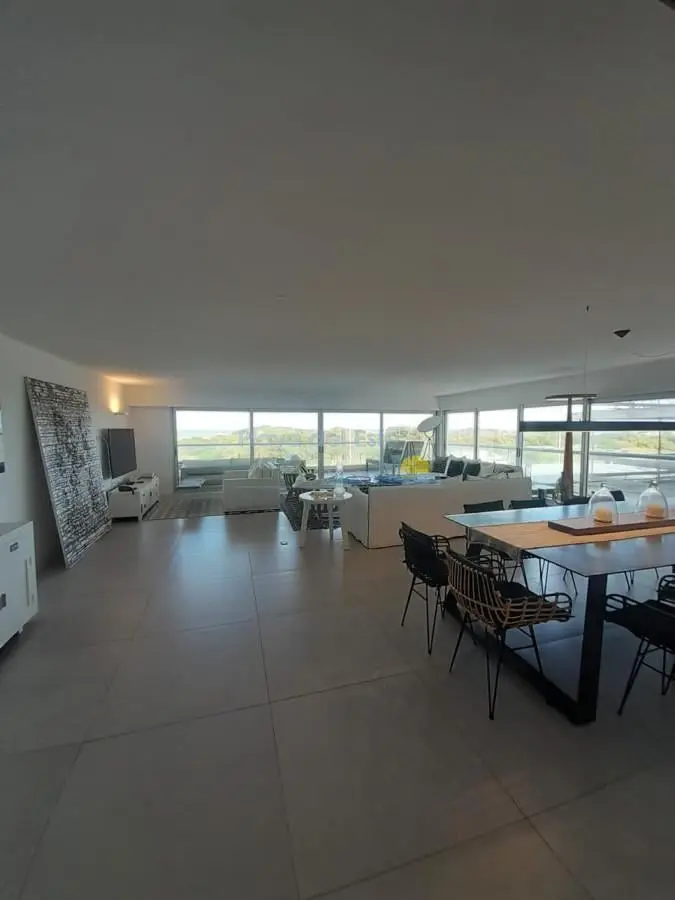 Apartamento de 3 dormitorios en Silente , Punta del este , Playa Brava, Vista al mar 3