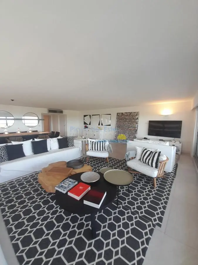 Apartamento de 3 dormitorios en Silente , Punta del este , Playa Brava, Vista al mar 4