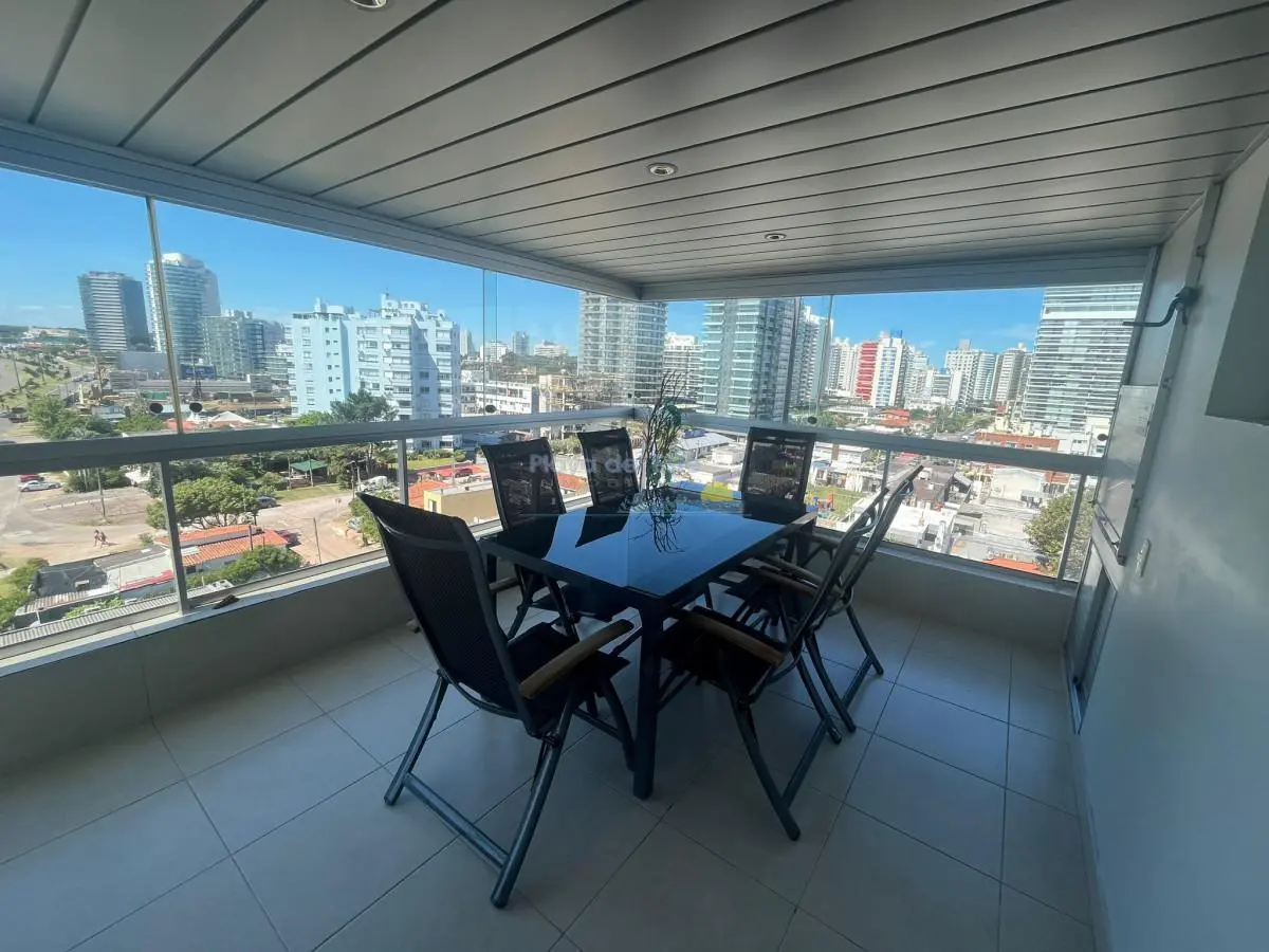 Apartamento en Venta de 3 dormitorios en Punta del este , Playa Mansa 4
