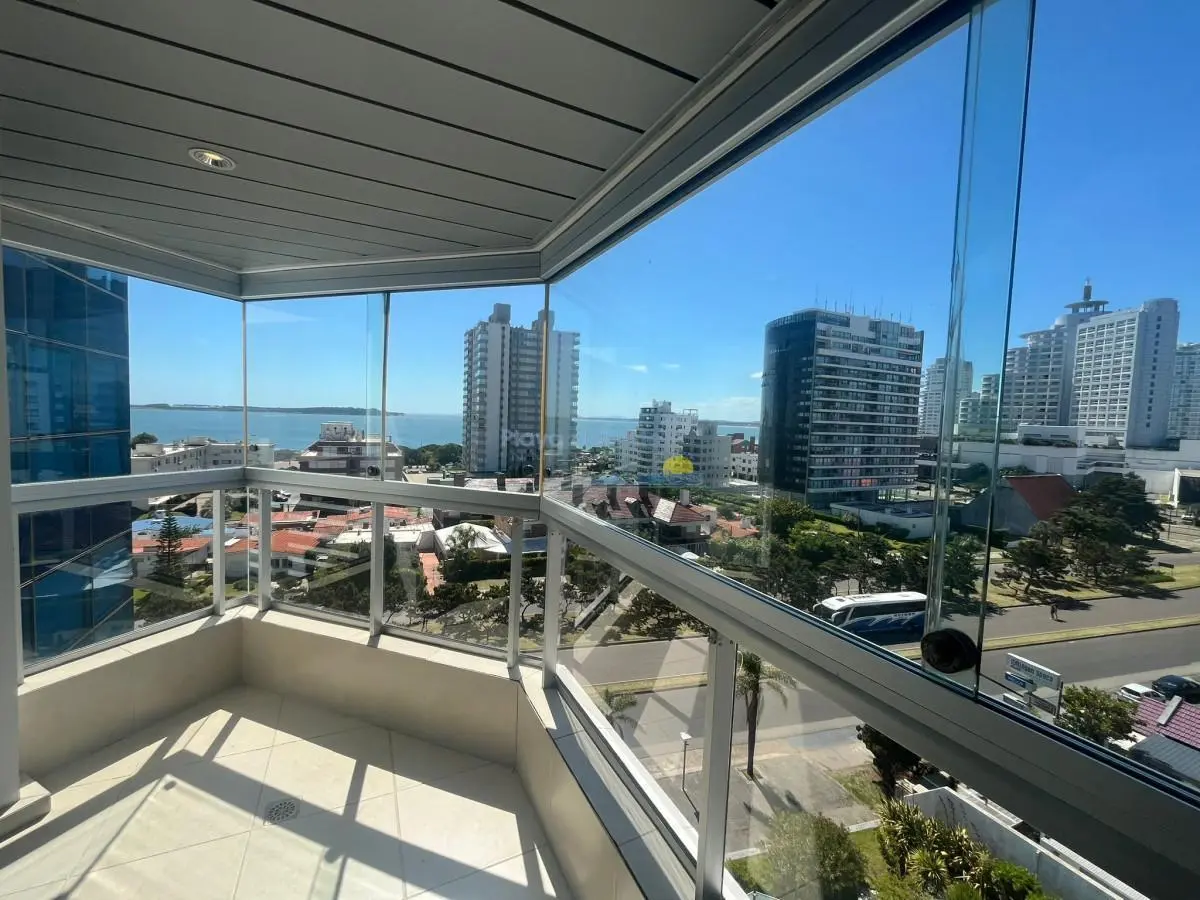Apartamento en Venta de 3 dormitorios en Punta del este , Playa Mansa 1