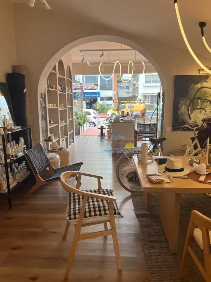 Local en alquiler en península $ 44.000 , punta del este 5