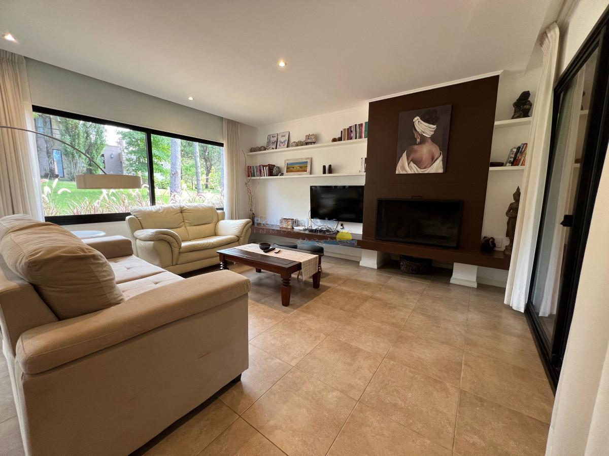 Foto de Alquiler anual y venta casa 2 dormitorios en Barrio privado, imagen 2