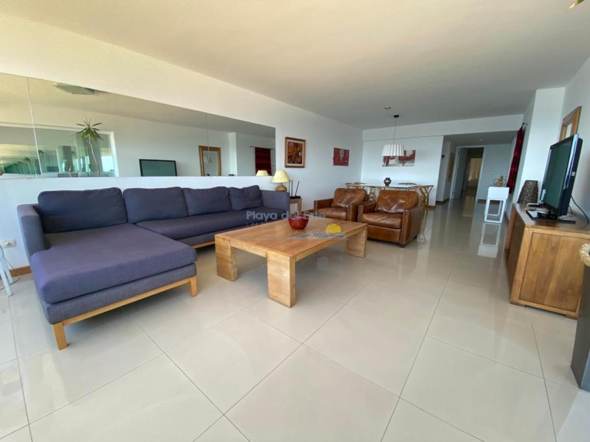 Foto de Apartamento en Venta de 3 dormitorios en Punta del este , Playa Brava , Edificio Tiburón, imagen 3