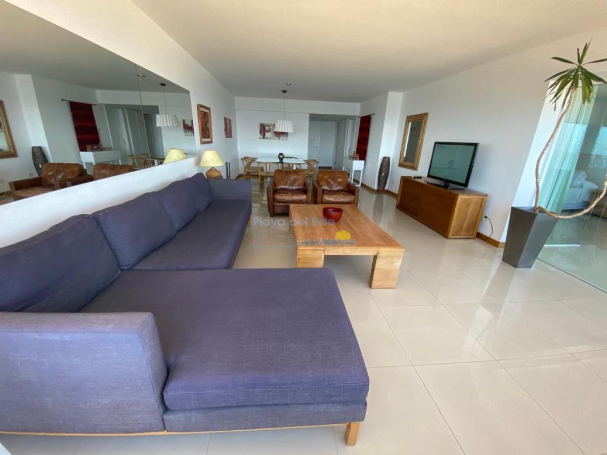 Foto de Apartamento en Venta de 3 dormitorios en Punta del este , Playa Brava , Edificio Tiburón, imagen 1