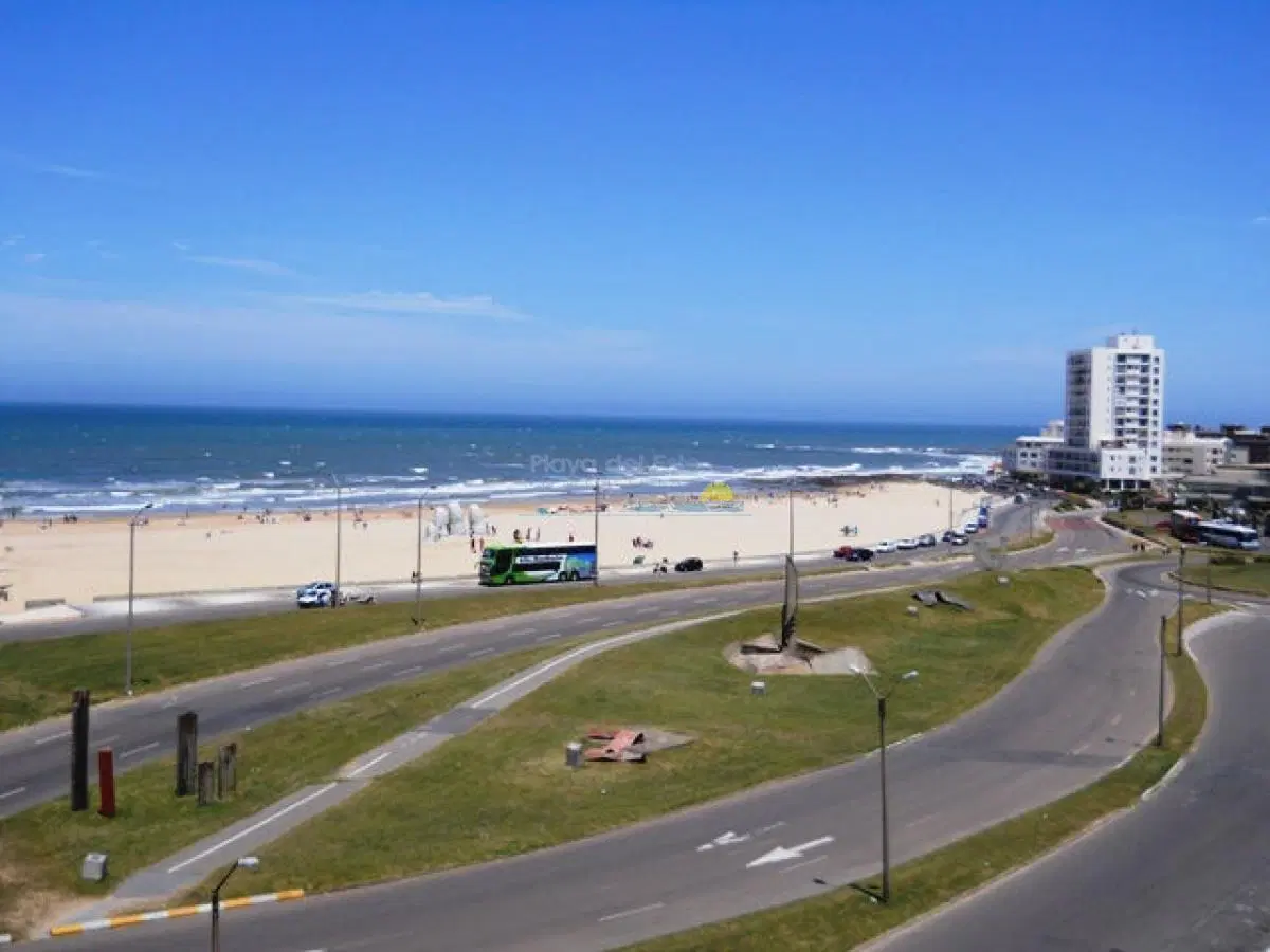 Apartamento en Torre Imperiale de 3 dormitorios , Punta del este , Playa Brava 4