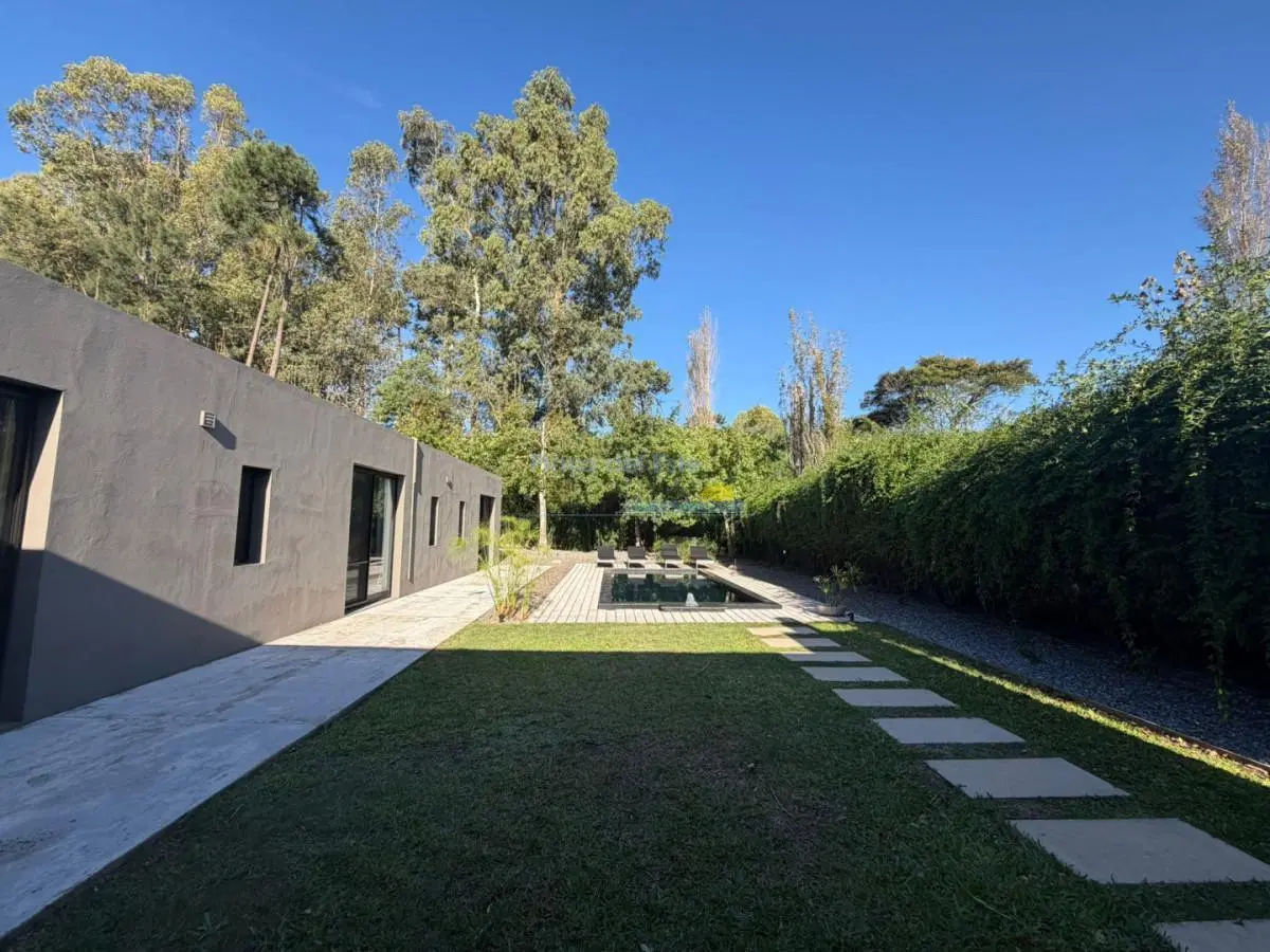 Confortable casa en Barrio Privado 5