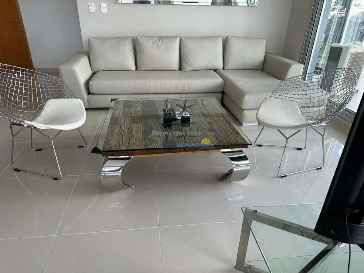 Apartamento en Venta de 3 Dormitorios en Punta del este, Edificio Sunrise , Playa Mansa 3