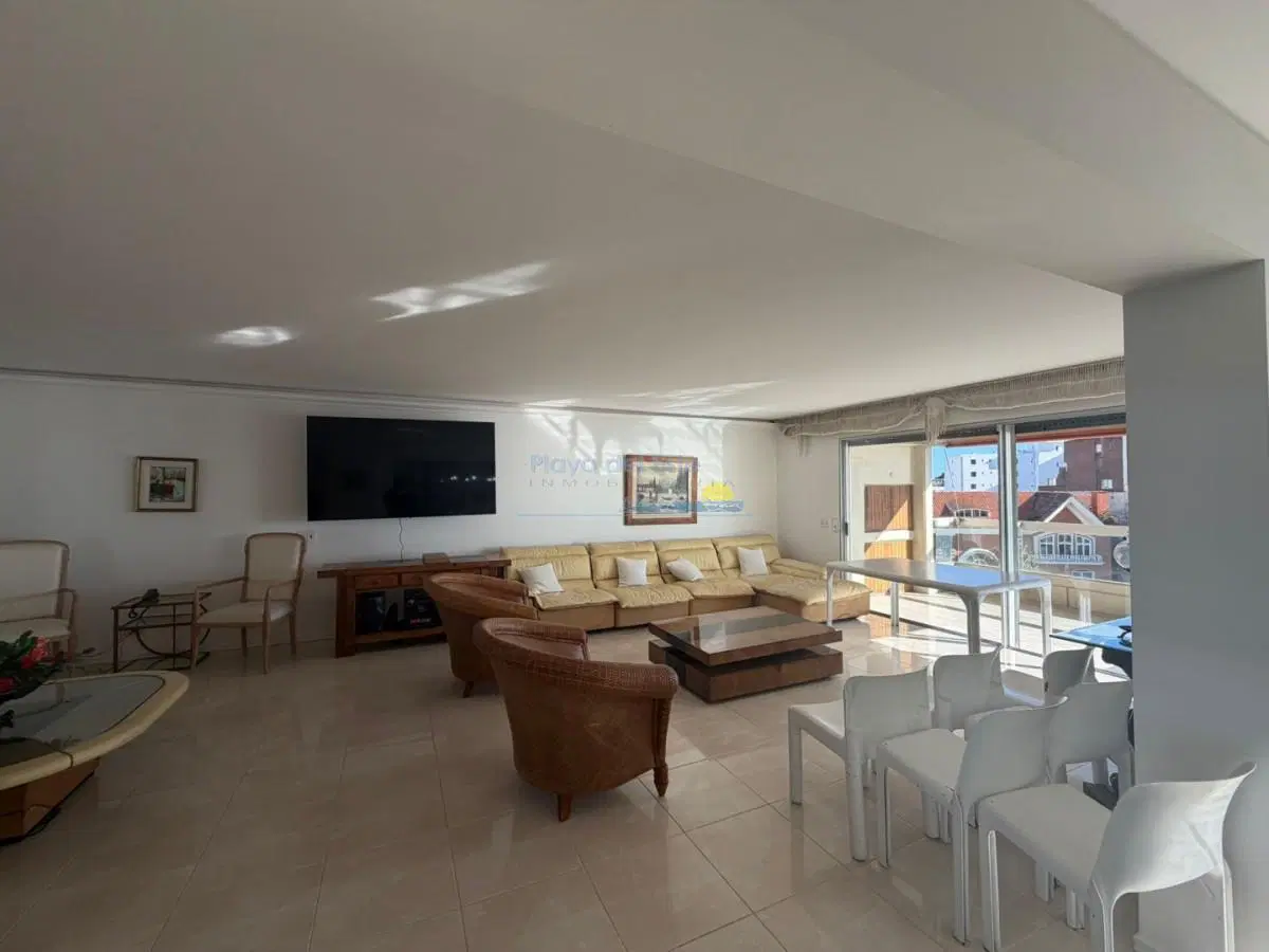 Apartamento de 4 dormitorio en alquiler anual e invernal , Punta del este , Playa Mansa 3