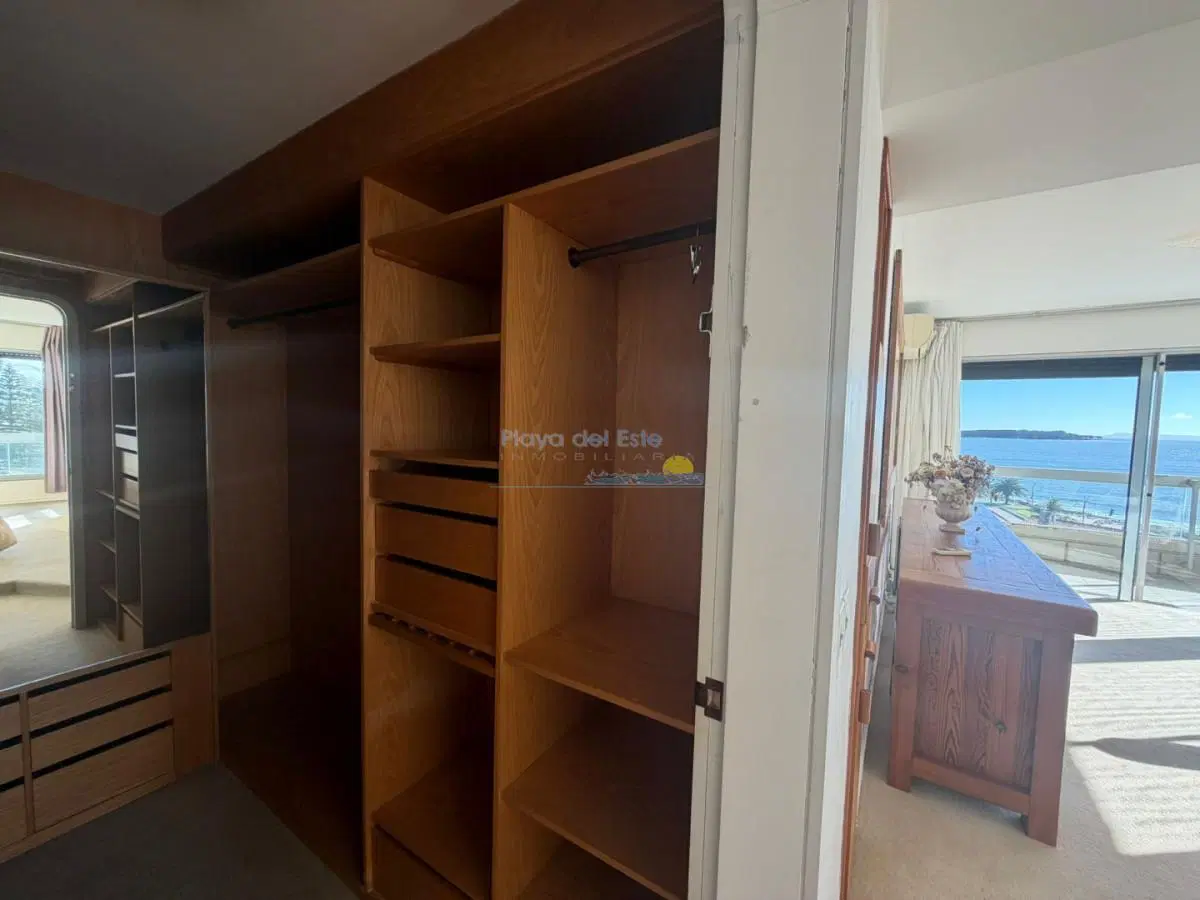 Apartamento de 4 dormitorio en alquiler anual e invernal , Punta del este , Playa Mansa 4
