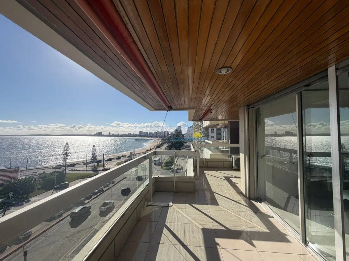 Apartamento de 4 dormitorio en alquiler anual e invernal , Punta del este , Playa Mansa 5