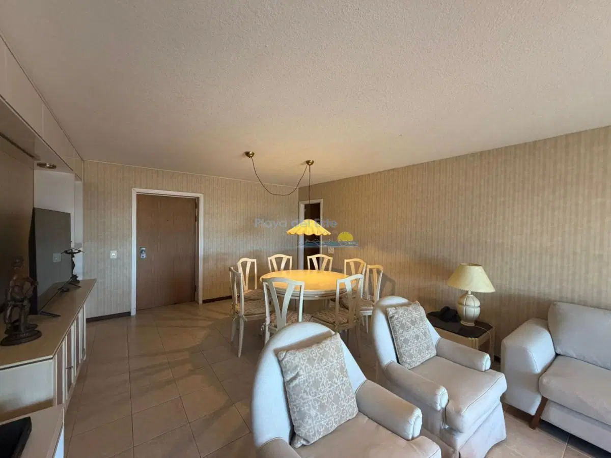 Apartamento de 3 dormitorios en alquiler anual e invernal en Punta del esta , Playa mansa , Torreon 2