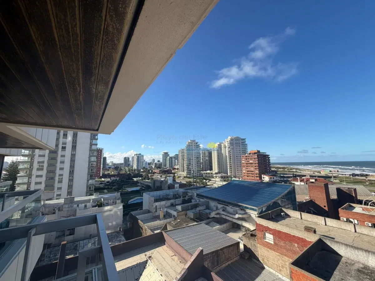 Apartamento de 3 dormitorios en alquiler anual e invernal en Punta del esta , Playa mansa , Torreon 1