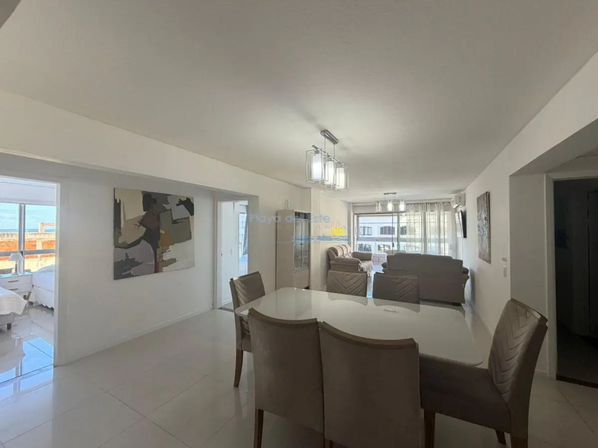 Apartamento de 3 dormitorios en alquiler anual e invernal en Punta del este , Playa Mansa 4
