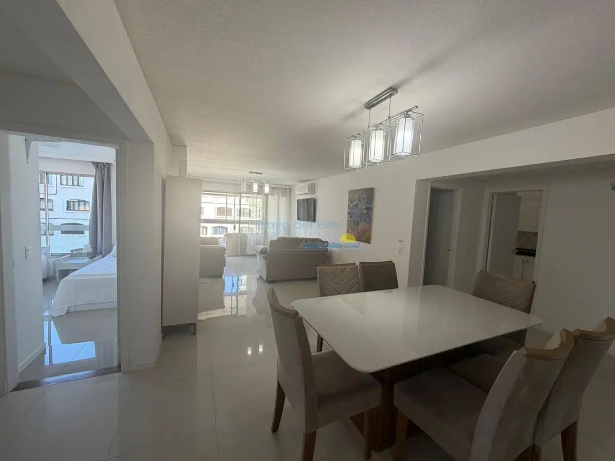 Apartamento de 3 dormitorios en alquiler anual e invernal en Punta del este , Playa Mansa 5