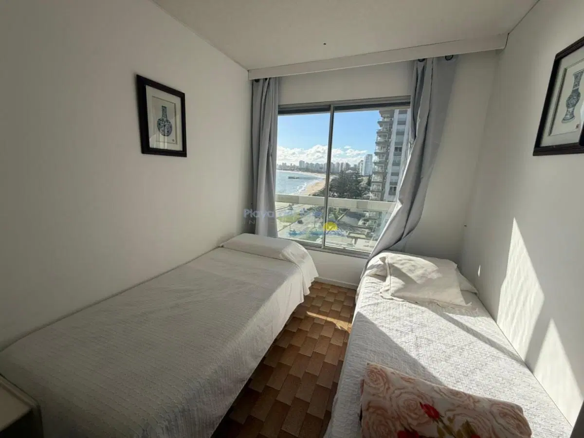 Apartamento de 3 dormitorios en alquiler anual e invernal , Punta del este , Playa Mansa 4