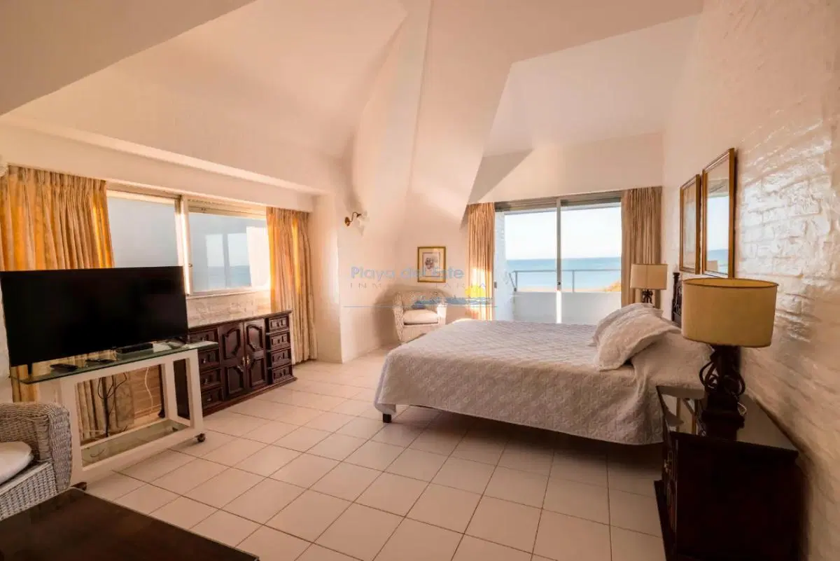 CASA EN ALQUILER DE TEMPORADA EN PUNTA DEL ESTE , PLAYA MANSA 2