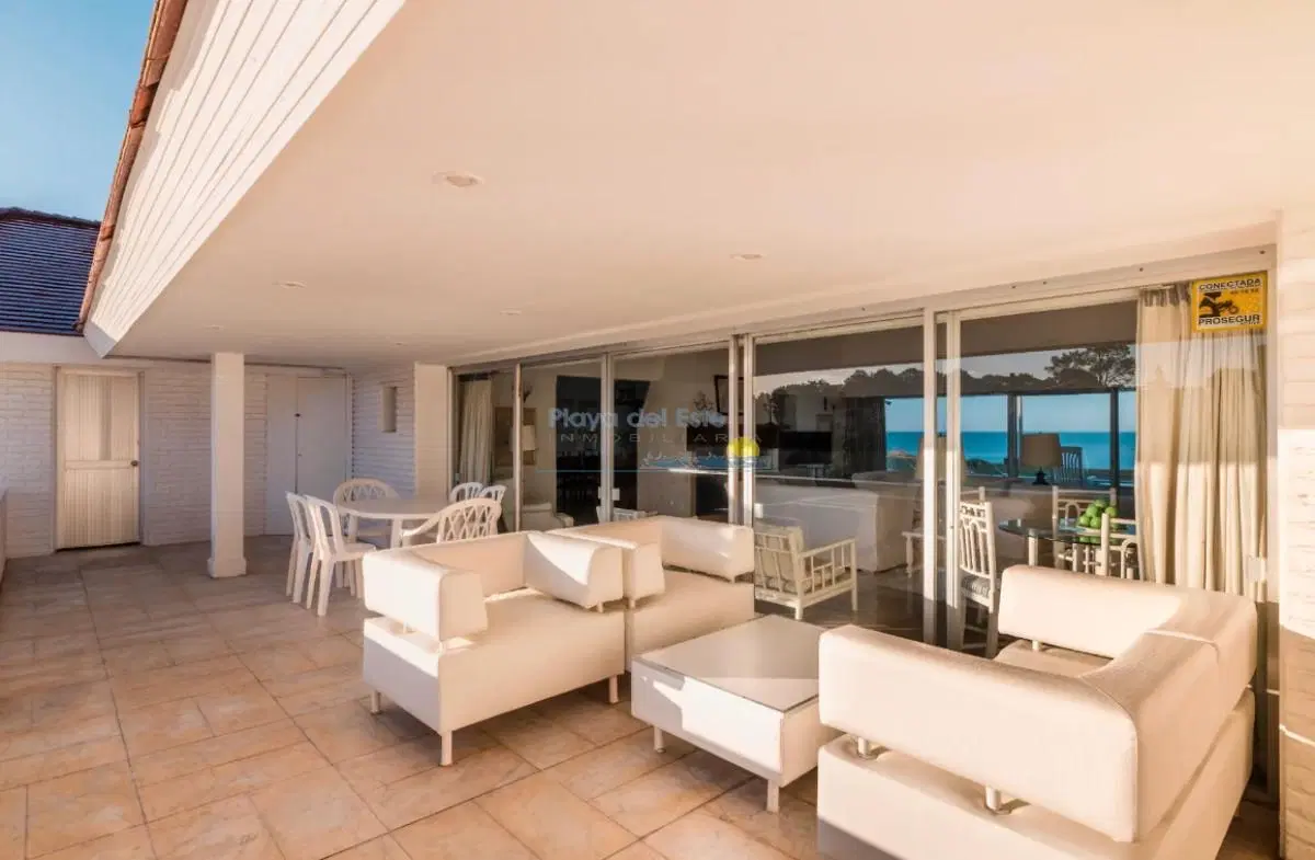CASA EN ALQUILER DE TEMPORADA EN PUNTA DEL ESTE , PLAYA MANSA 3