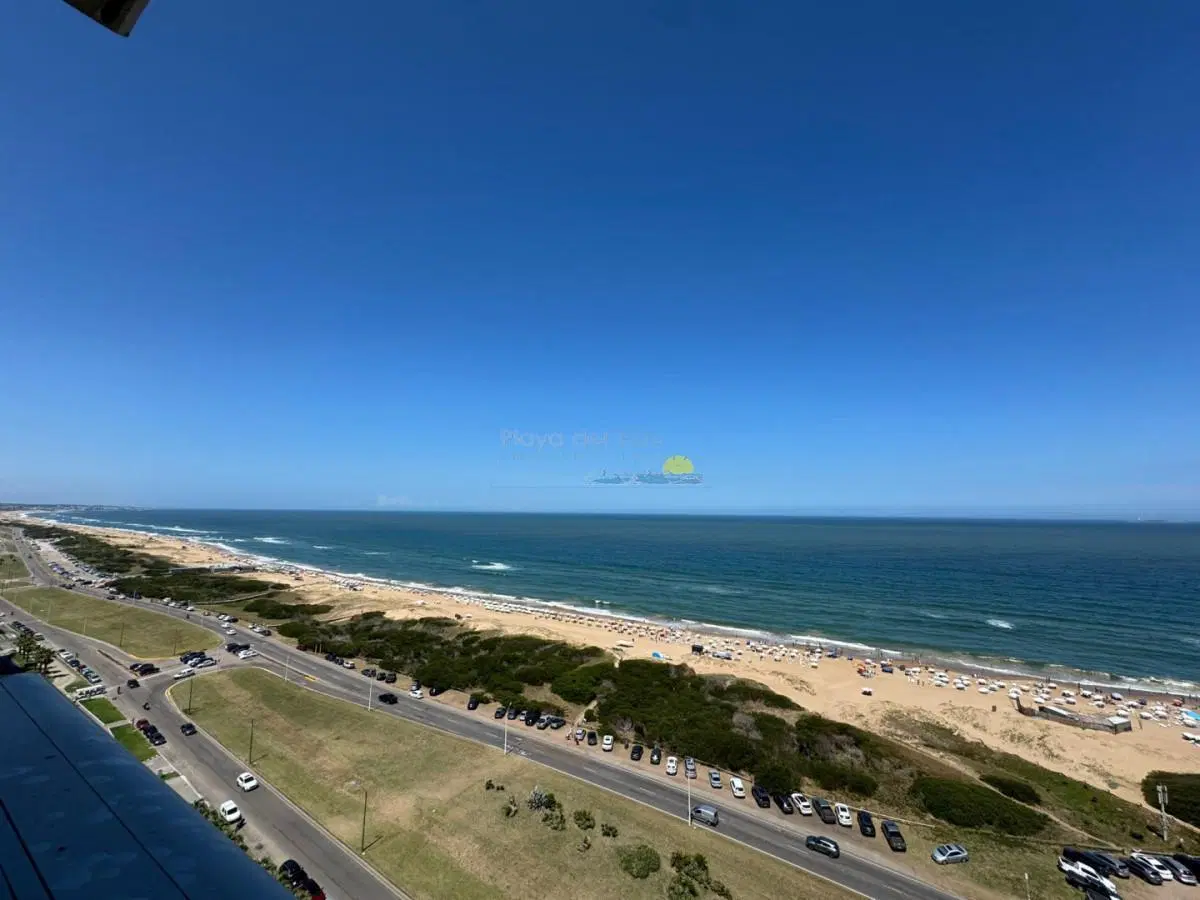 Apartamento en alquiler temporal de 2 dormitorios en Torre Le parc , Punta del este , Playa Brava 4