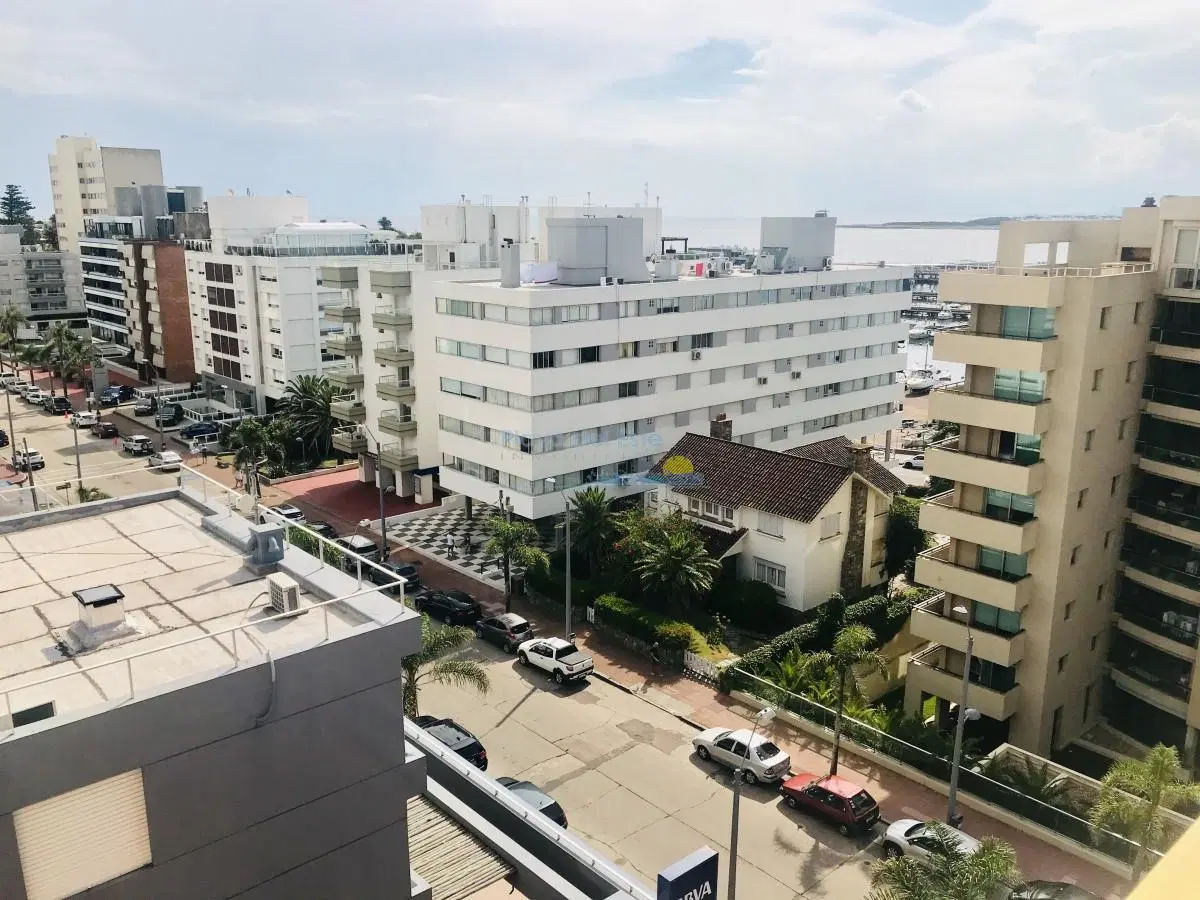 PRÓXIMO AL PUERTO ! 3