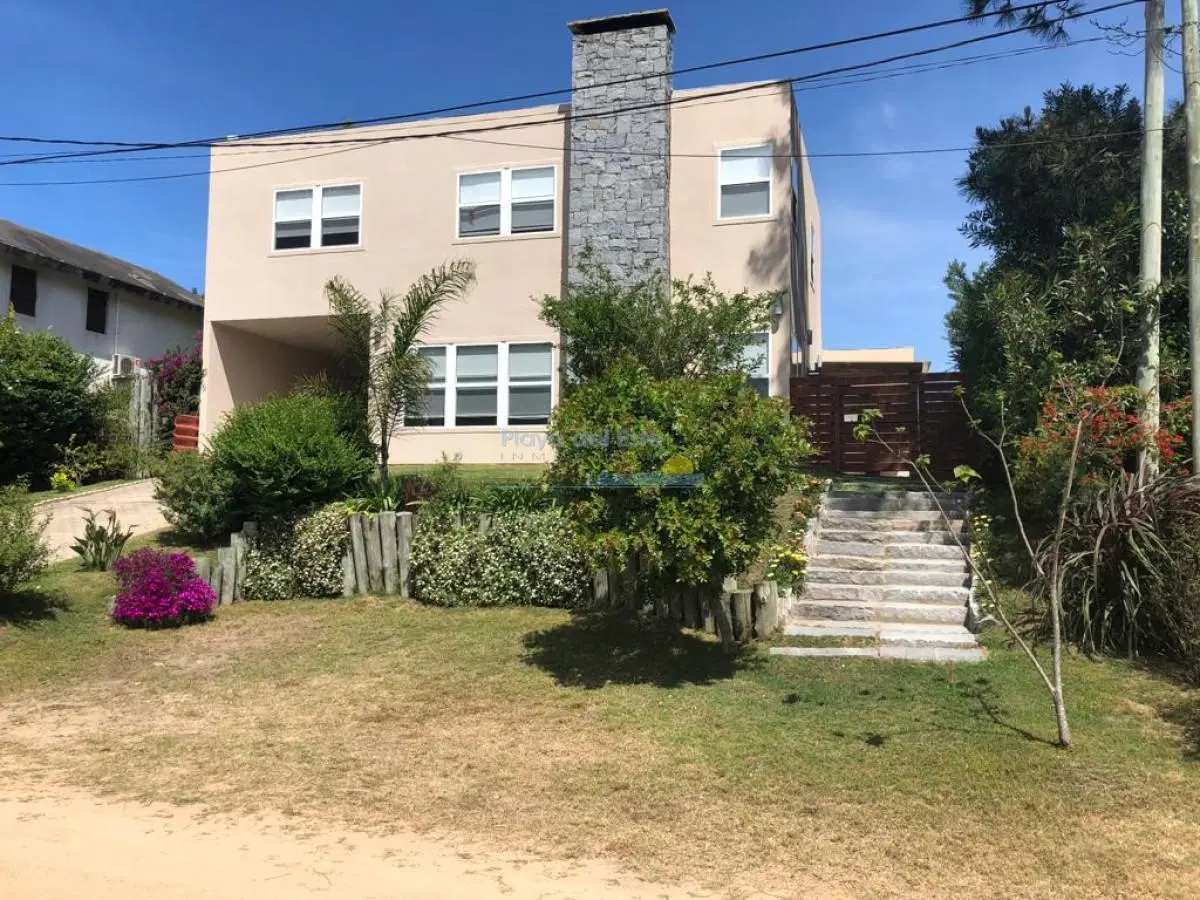 Casa de 3 dormitorios en alquiler temporal en Punta del este , Rincon del indio 4