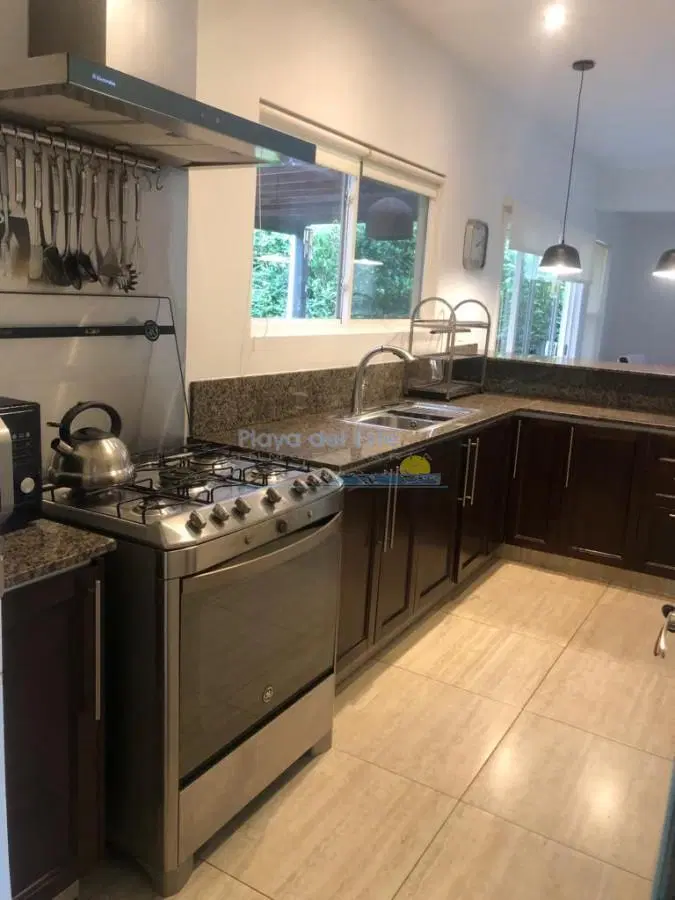 Casa de 3 dormitorios en alquiler temporal en Punta del este , Rincon del indio 2