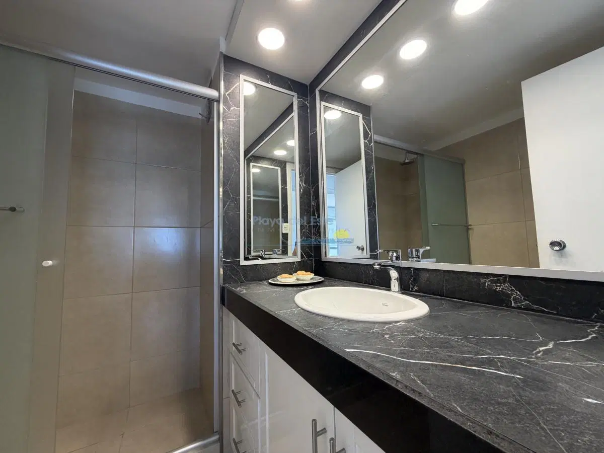 Apartamento en Venta de 2 Dormitorios en La Península , Punta del este 4