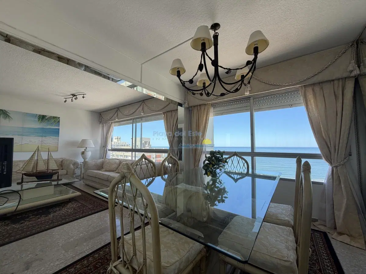 Apartamento en Venta de 2 Dormitorios en La Península , Punta del este 2