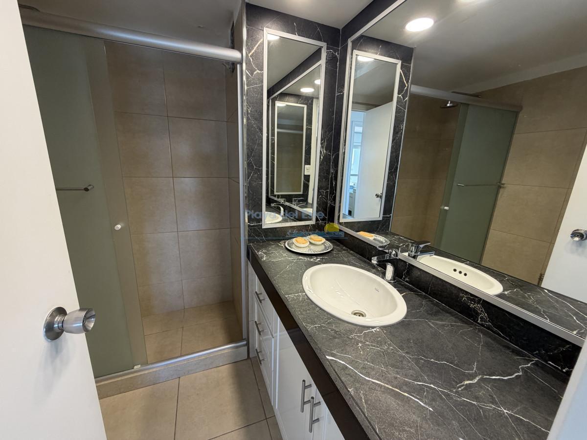 Foto de Apartamento en Venta de 2 Dormitorios en La Península , Punta del este, imagen 1