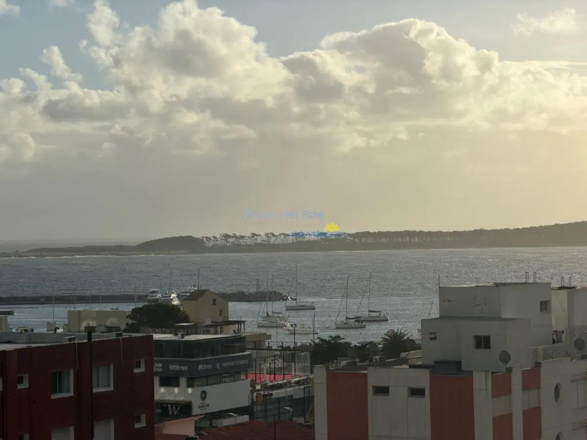 Apartamento en Venta de 2 dormitorios y medio en Punta del este , Gorlero , Península 2
