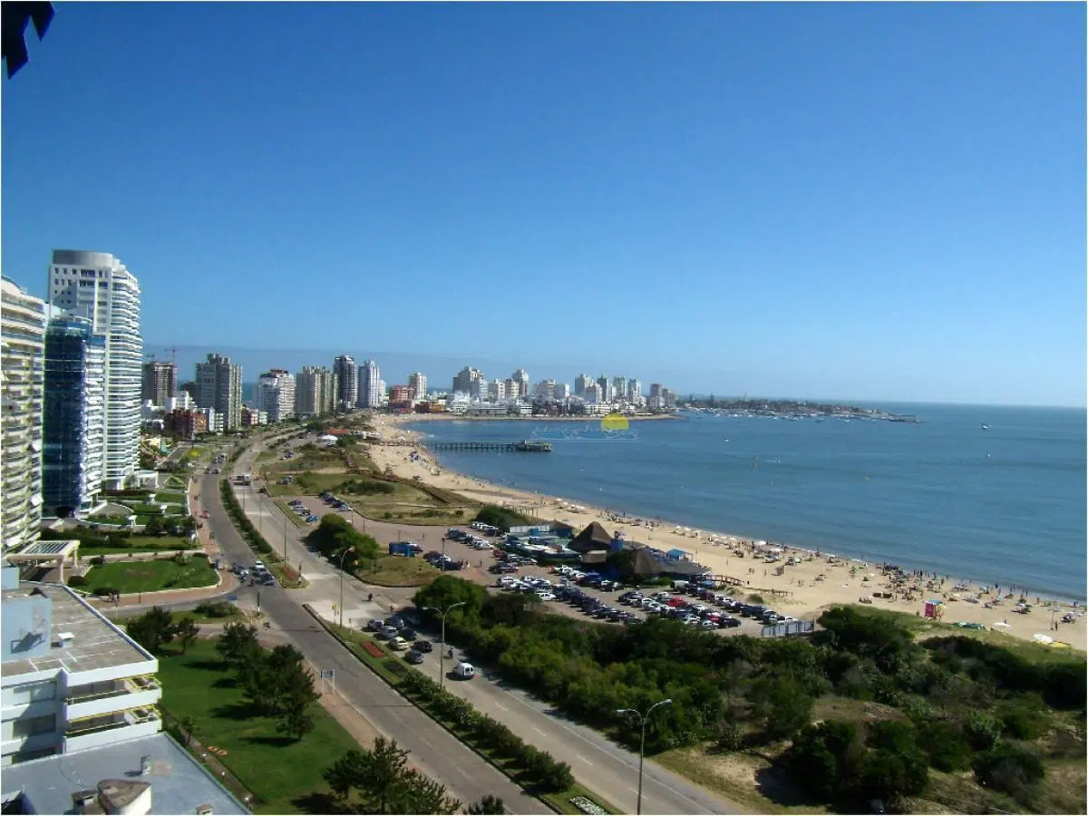 Apartamento en Venta de 3 dormitorios en Punta del este , Playa Mansa , Edificio Tequendama , Frente 3